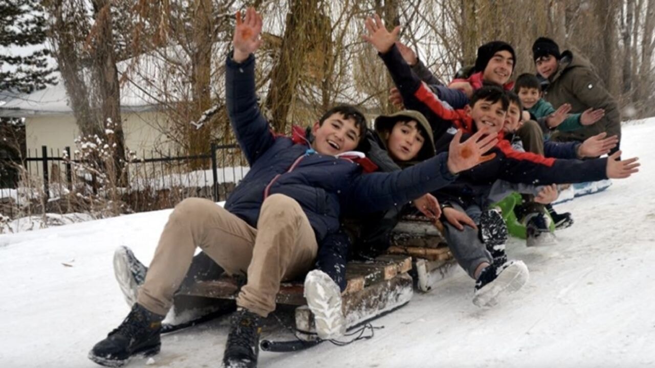 Yarın İstanbul'da kar tatili mi son dakika! İstanbul Valiliği kar tatili açıklaması (12 Şubat Çarşamba)