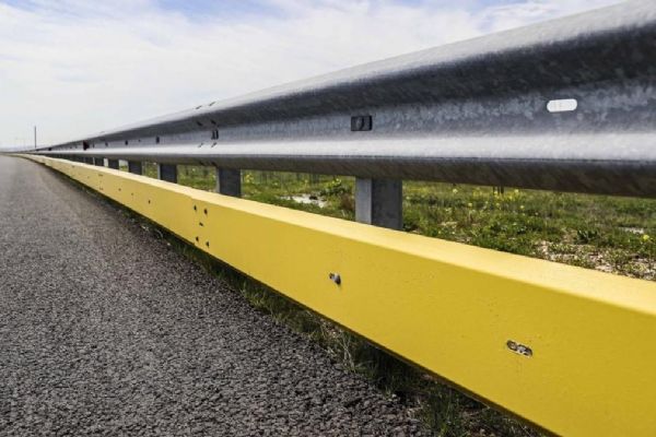 Yıl sonuna kadar 300 kilometre ''motorcu dostu'' bariyer kuurlacak