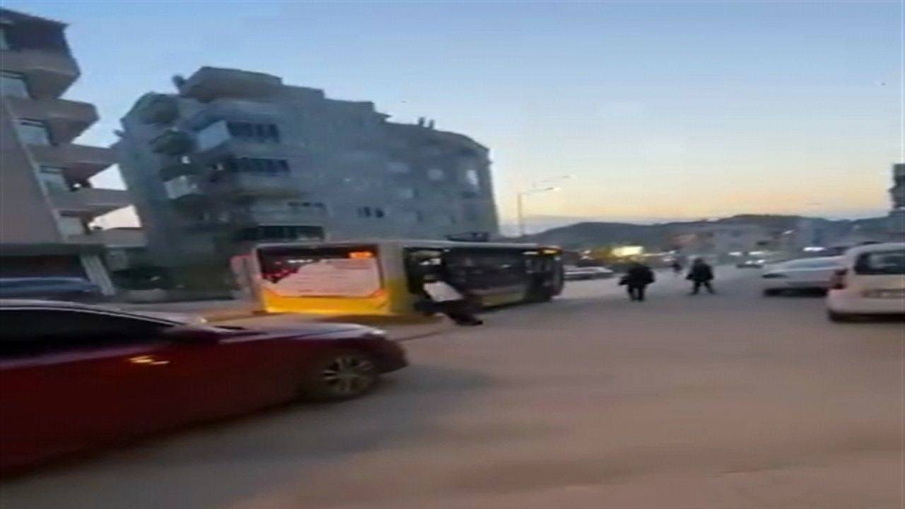 Yol verme tartışması; halk otobüsü şoförünün işine son verildi