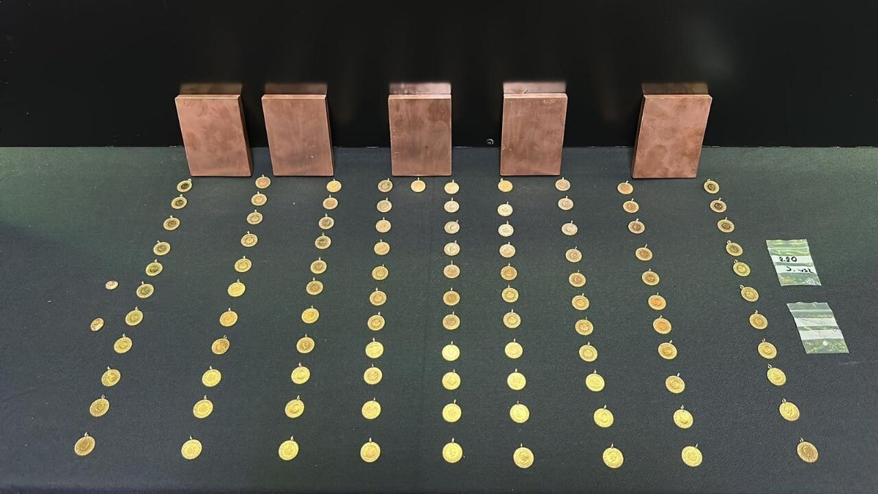 Yüzlerce sahte altın ele geçirildi