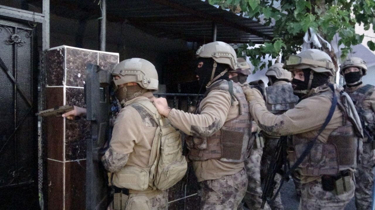 Zehir tacirlerine darbe üstüne darbe! 144 şüpheli yakalandı