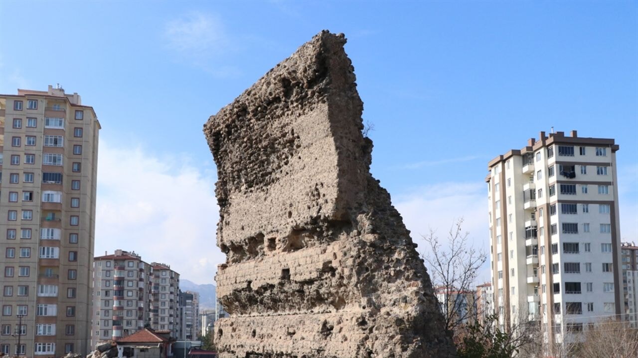 'Dünyanın en eski hastanesi' yeniden tarihe kazandırılmayı bekliyor