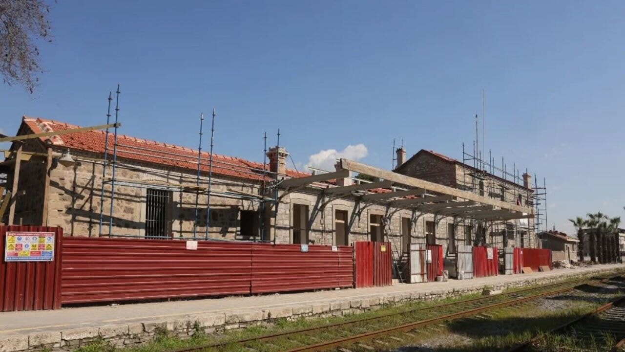 İncirliova'daki tarihi istasyon binası restorasyonla yenileniyor