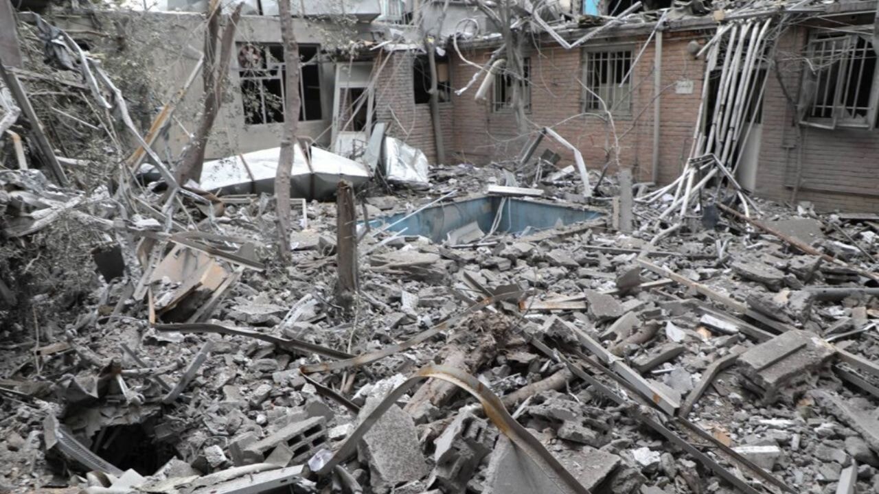 İran'ın tarihi araştırma merkezi vuruldu