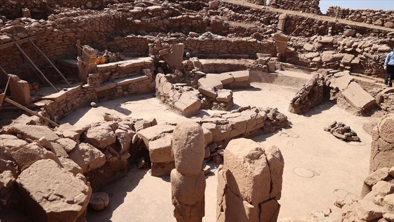 Karahantepe'de mimari yapı ortaya çıkarıldı