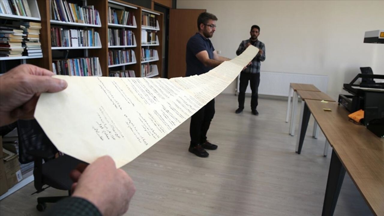 Kayıp olduğu düşünülen 4,5 metrelik tarihi Osmanlı belgesi bulundu