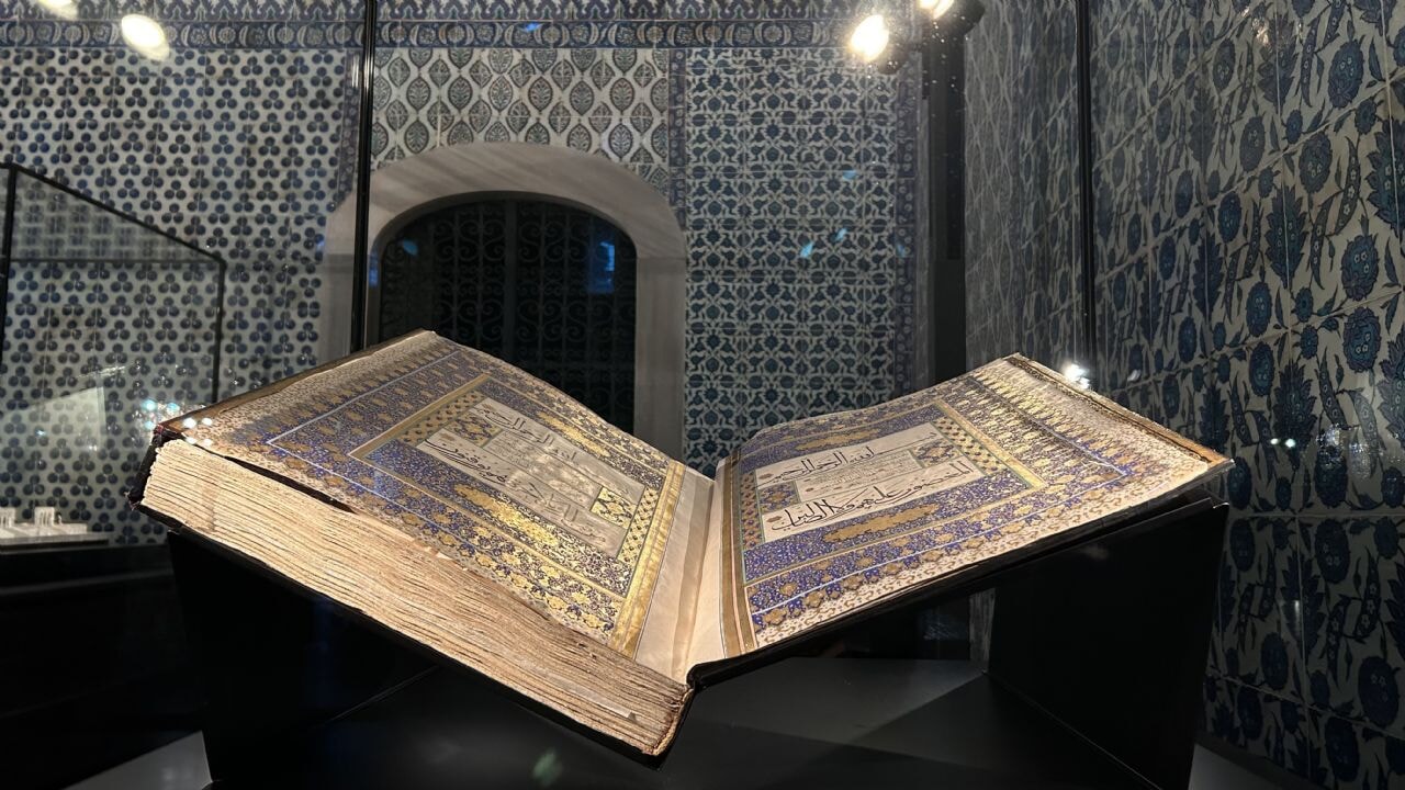 Osmanlı'nın en büyük mushafı ziyarete açıldı