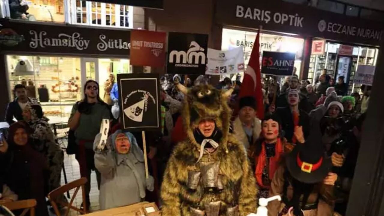 Trabzon'un sokakları 'Kalandar' şenliğinde tarihe tanıklık etti