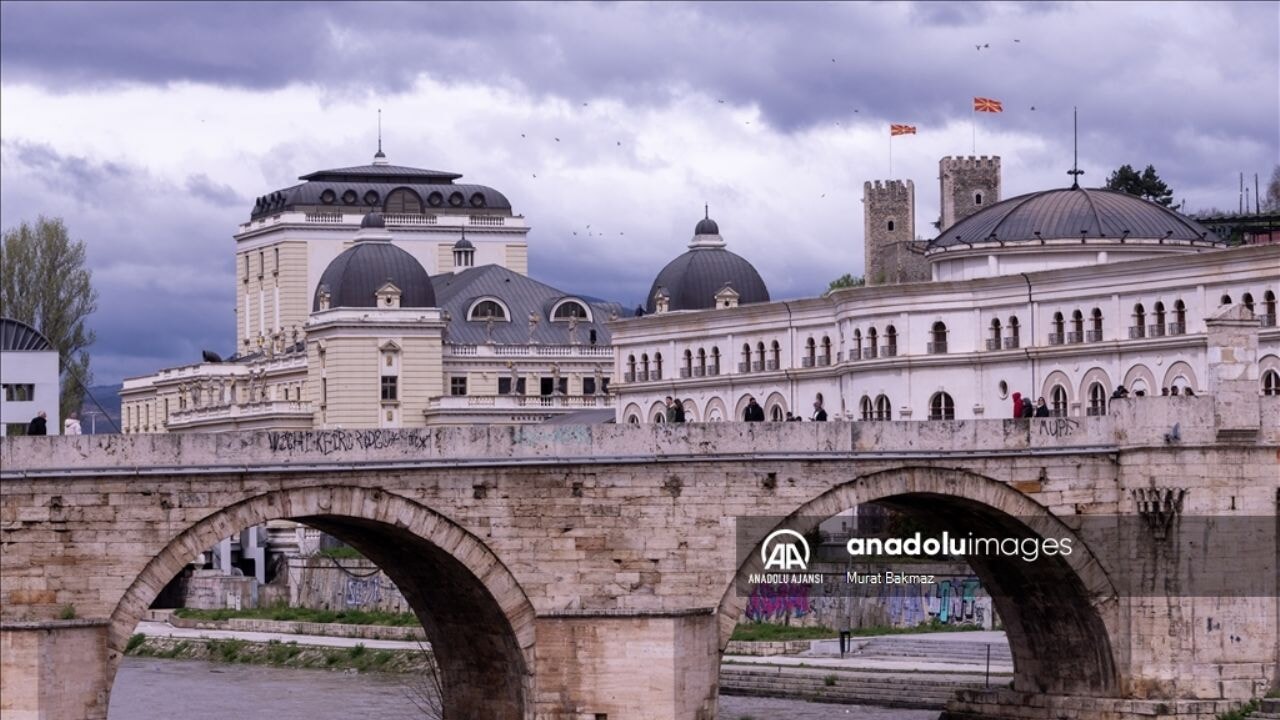 Üsküp'te zaman dondu: Osmanlı mirası Taşköprü hâlâ ayakta!