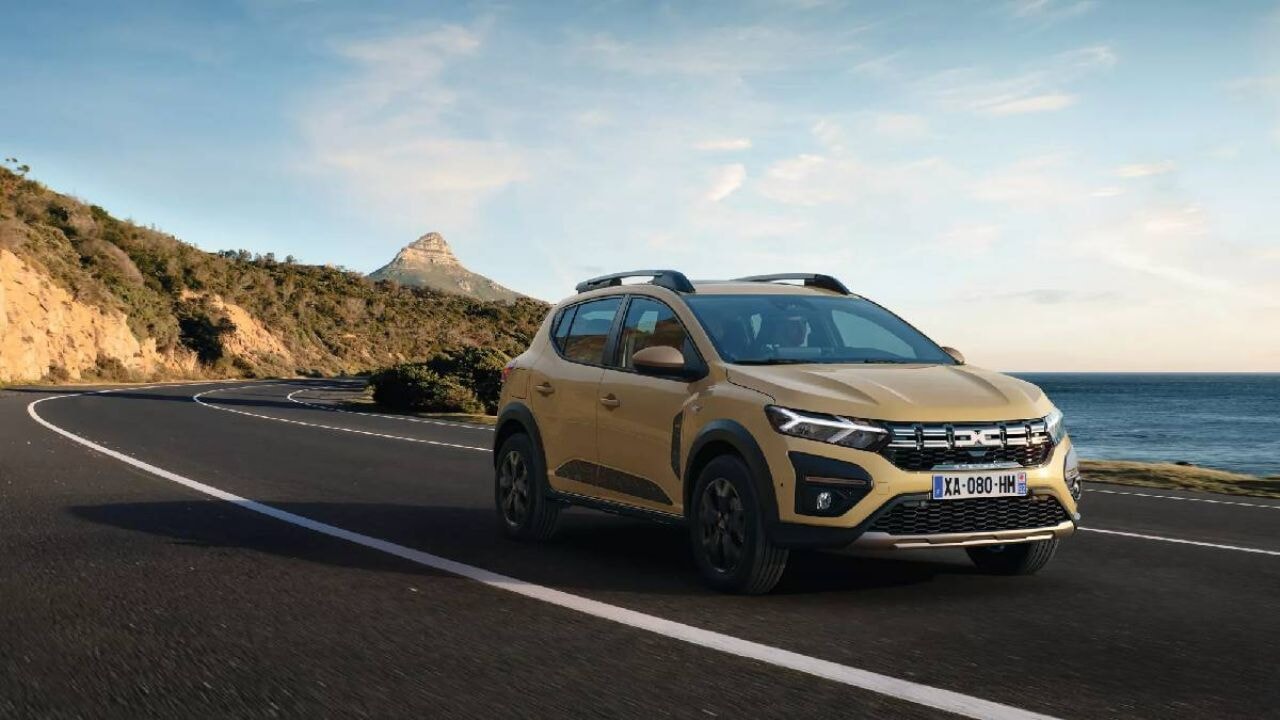 Dacia'dan hibrit devrimi! Yeni Sandero 2025'te yollarda