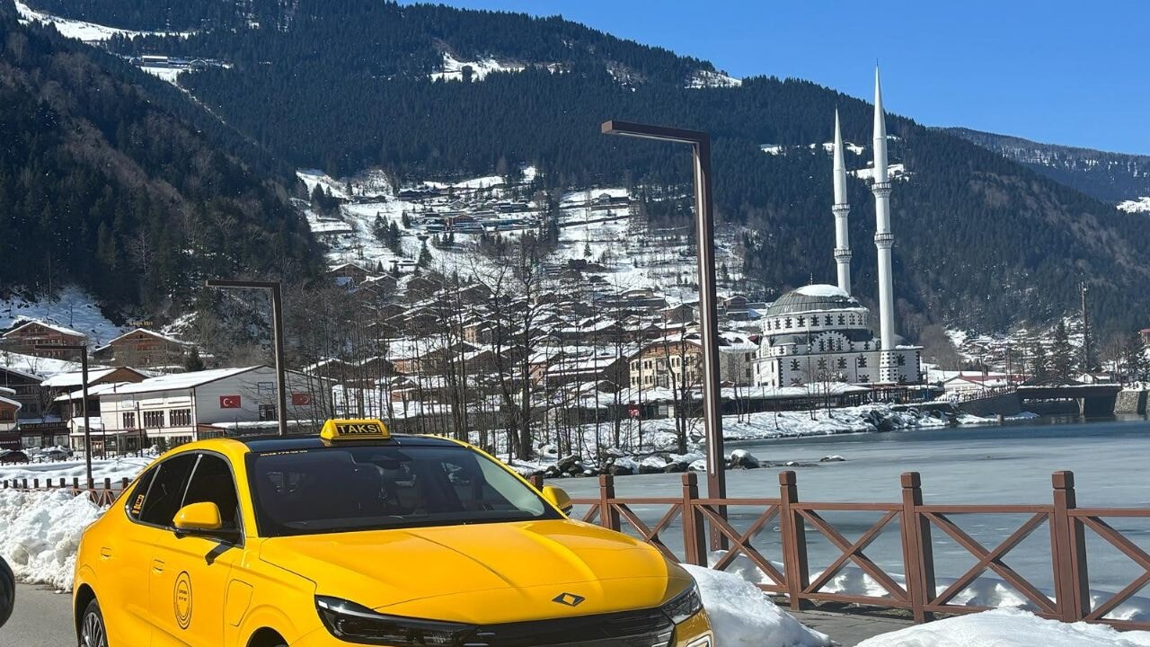 Togg taksi Uzungöl yollarında