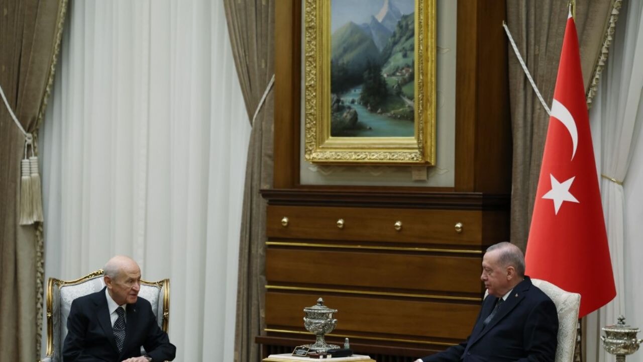 Bahçeli'den Erdoğan'a '72' güllü doğum günü hediyesi!