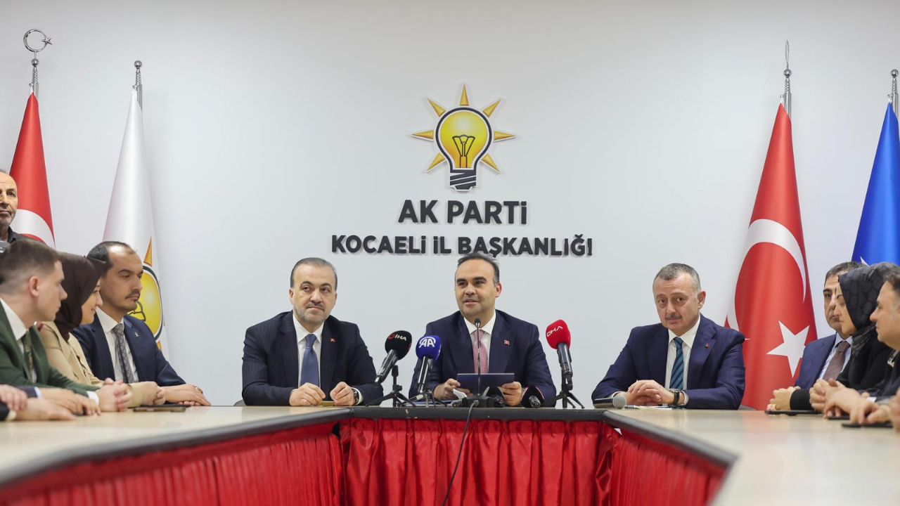 Bakan Kacır'dan Büyükşehir'e ziyaret