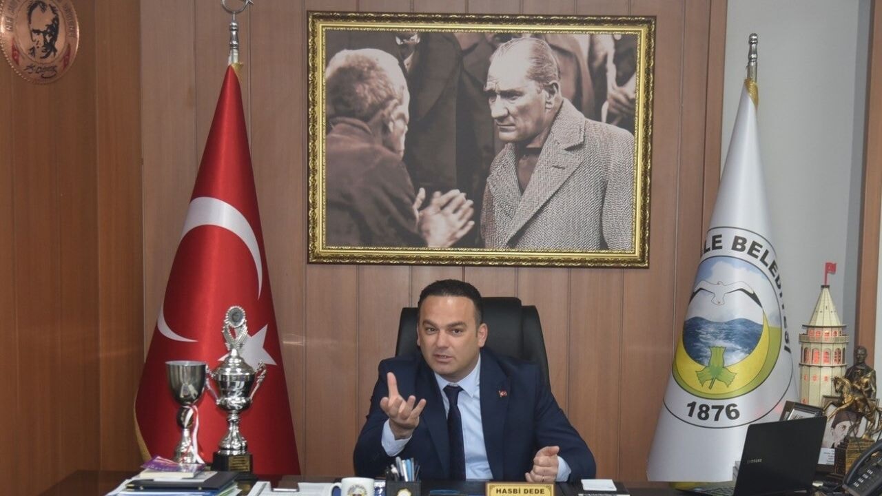 CHP'den ihraç edildikten sonra partisinden istifa etti