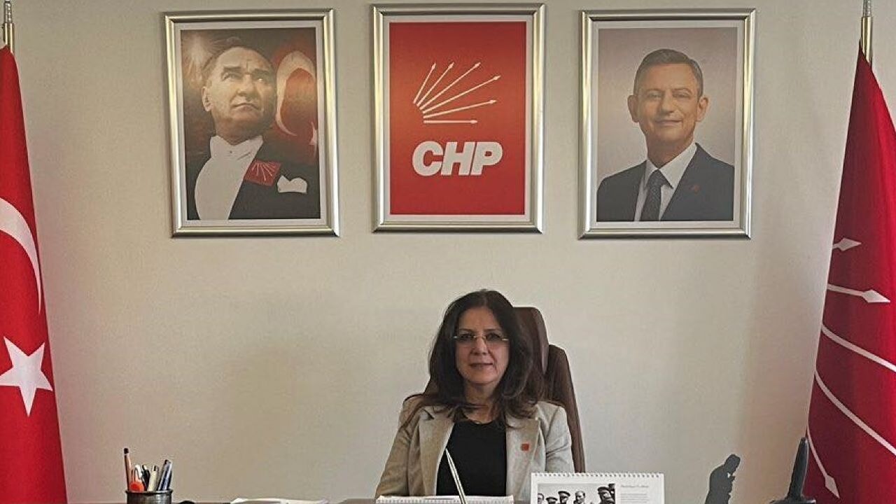 CHP İl Başkanı Özer istifa etti