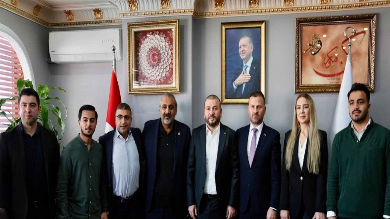 CHP'li belediye meclis üyeleri AK Parti'ye geçti