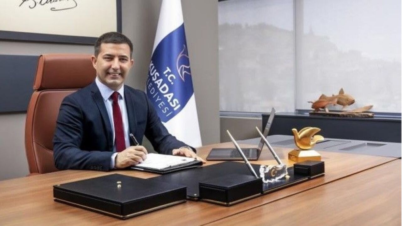 Kuşadası Belediye Başkanı Günel'e gözaltı