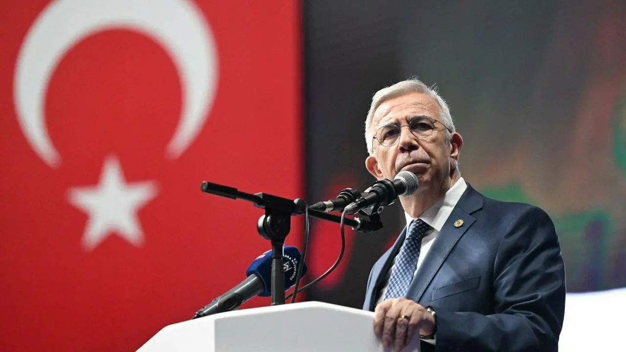 Mansur Yavaş: AVM'lerin önü trafiği kilitliyor, çözüm toplu ulaşımda