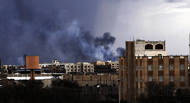 Yemen'de Koalisyon uçakları polis okulunu vurdu