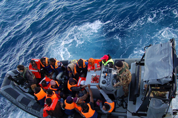 Akdeniz'de 98 göçmen kurtarıldı