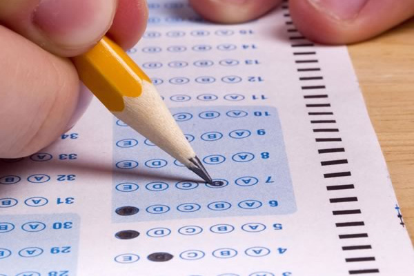 Önce soruları sonra sonuçları sızdırdılar