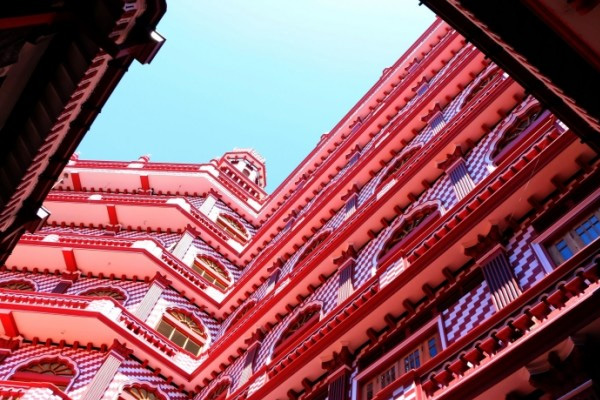 İslam'ın sembolü 'Kırmızı Mescit'