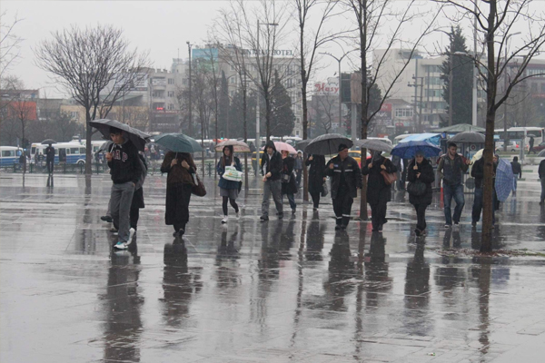 Serin ve yağışlı hava geliyor