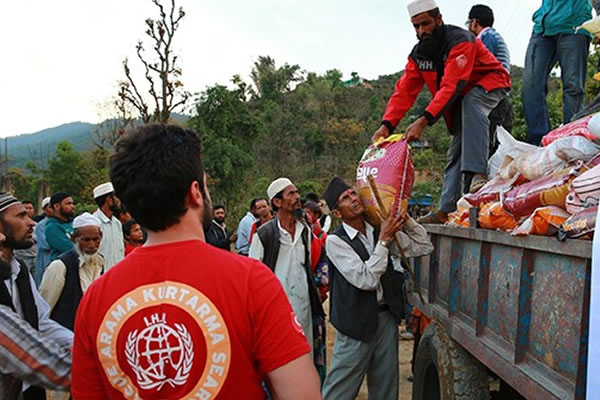 7 kişiyi kurtaran ekip Nepal’den döndü