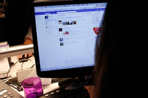 'NSA'nin telefon dinlemesi yasadışı'