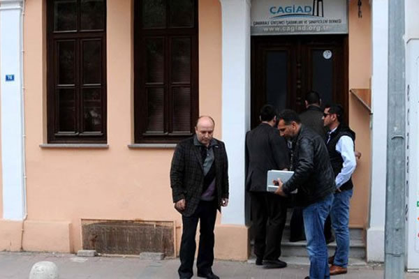 Çanakkale'de işadamları derneğine baskın