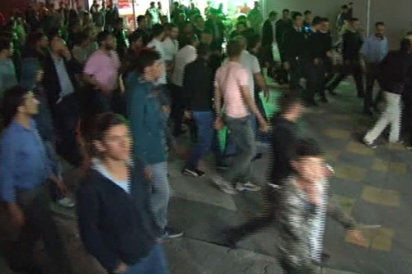 Suriyelilerin evini ateşe verdiler