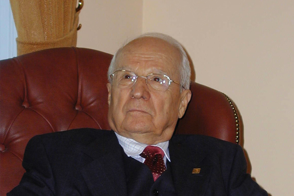 Evren'in ölümü dış basında