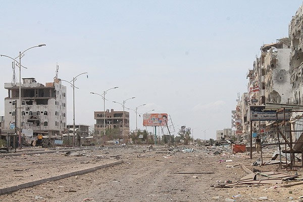 Husiler 'Aden'in kalbi'nde kontrolü ele geçirdi