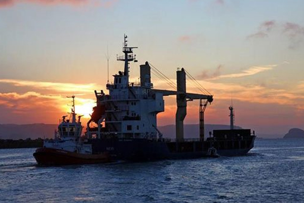 Saldırıya uğrayan gemi Türkiye'ye getirilecek