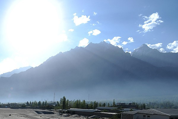 Nepal depremi Himalaya dağlarını alçalttı