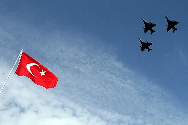 Suriye'den Türk jetlerine taciz