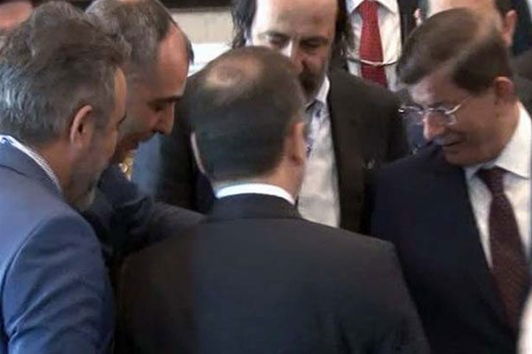 Davutoğlu'nun 'İlk kez kabul ediyorum' dediği hediye!