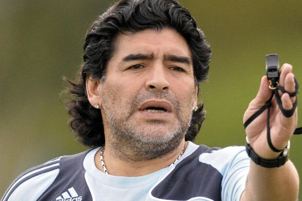 Maradona Messi'yi harcadı