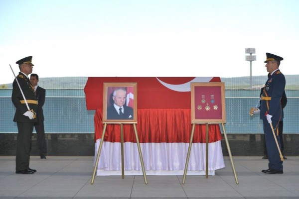 Evren'e helallik sırasında protesto