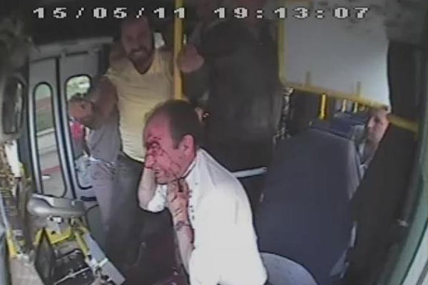 Halk otobüsünde dehşet anları
