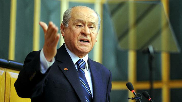Bahçeli, Evren'i öven vekil adayını kovdu
