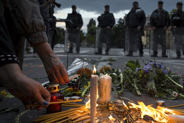 Makedonya'da protestolar istifalar getirdi