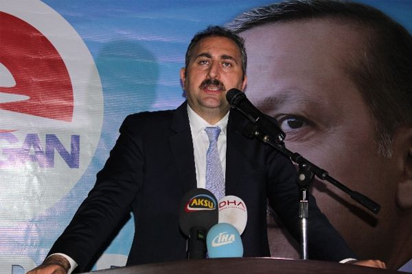 'CHP Haydar Baş'la yarışıyor'