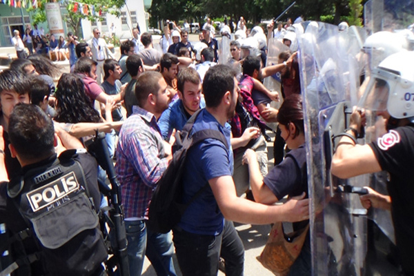 Akdeniz Üniversitesi'nde Soma gerginliği