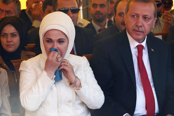 Şiir, Erdoğan çiftini gözyaşlarına boğdu