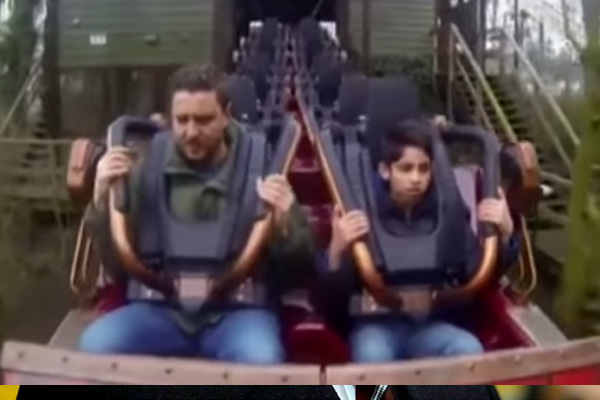 Korkudan 'Allahu Ekber' diyen sunucuya linç!