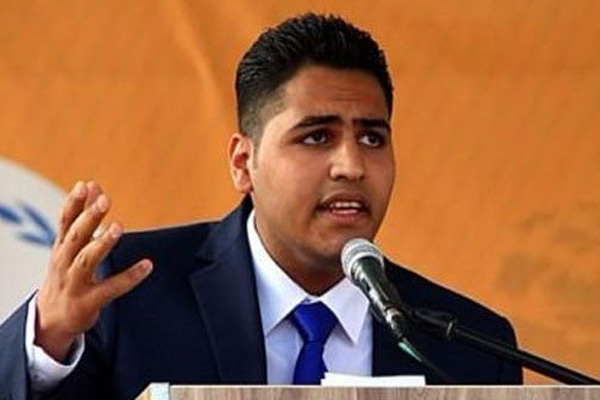 Okuduğu şiiri Erdoğan'a hediye edince...