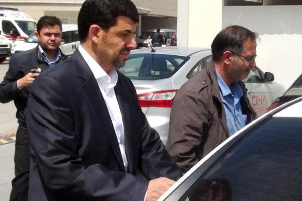 Sekreterin bagajında 500 bin himmet parası bulundu