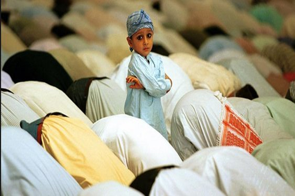 Namazsız bir evlat için namazlı aileye mektup