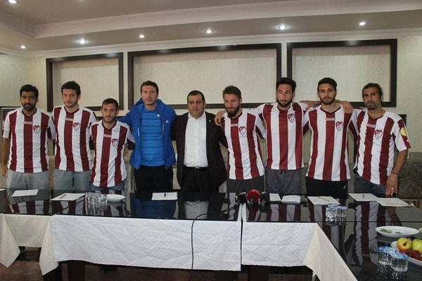 Elazığspor 8 isime sözleşme imzalattı